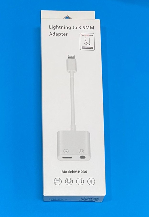 [3036] Lightning to 3.5mm Audio + Lightning Adapter